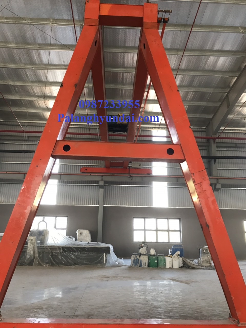 BÁN CỔNG TRỤC